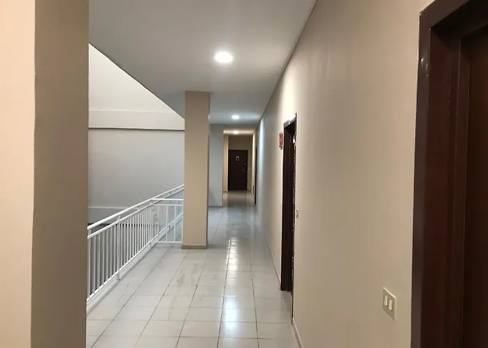 Sun Tower-center Of Apartmán Tirana